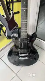 Vault  electric guitar rich black glossy