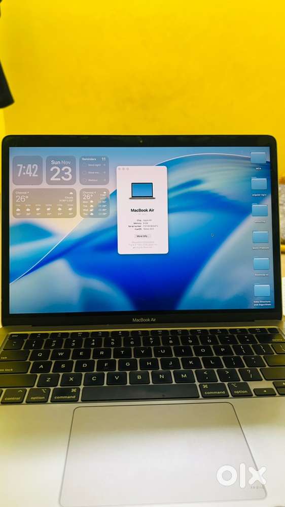 Macbook M1 Air (2020 model)