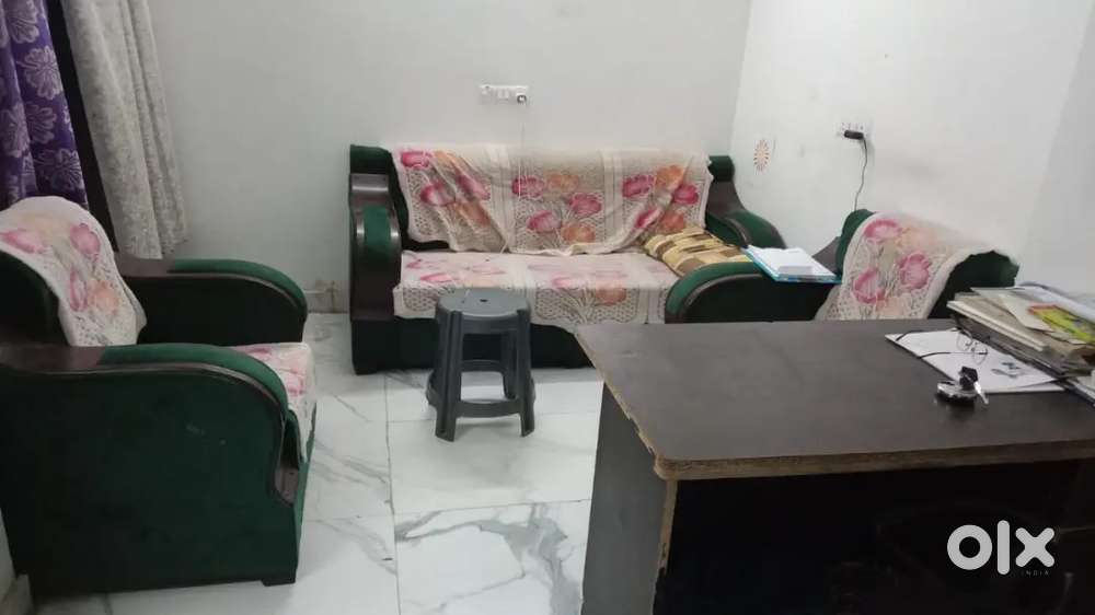 1 room available only for girl