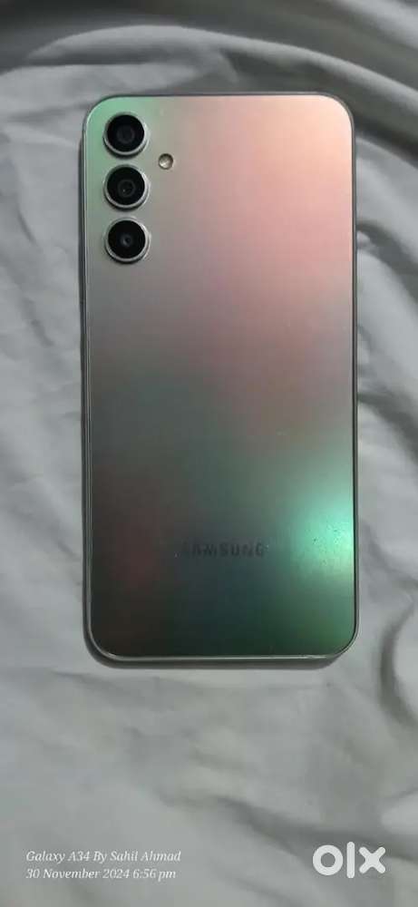 A34 5g  8/128 Bill box are available.