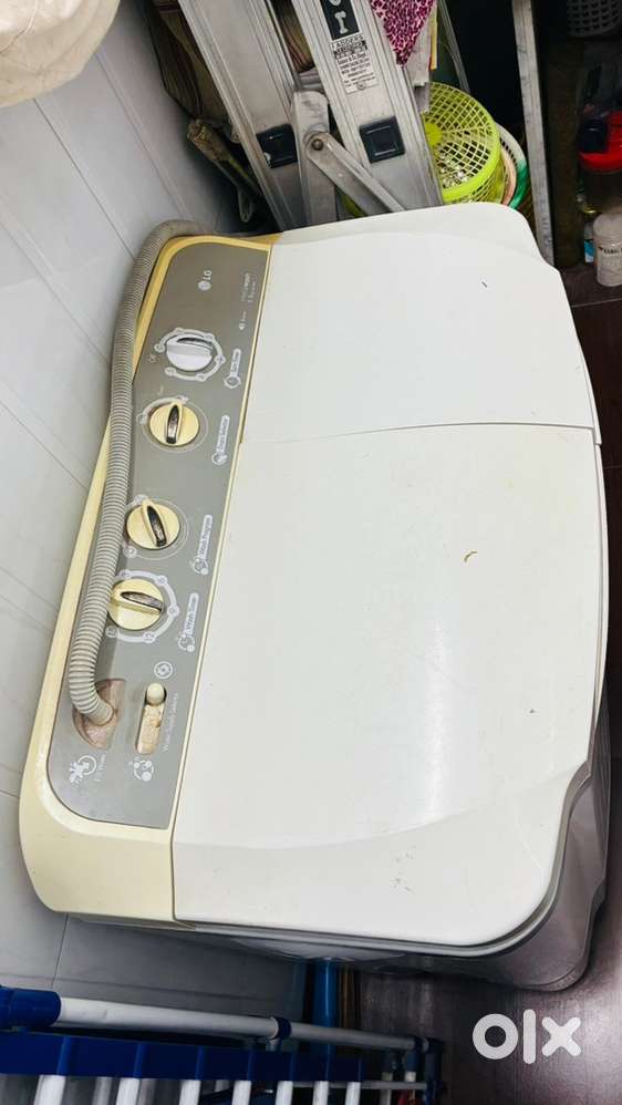 LG 7.5 kg Semi automatic washing machine