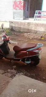 New condition battery scooty