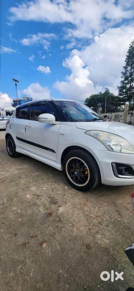Maruti Suzuki Swift zxi 2016 Petrol 63000 Km Driven push start button