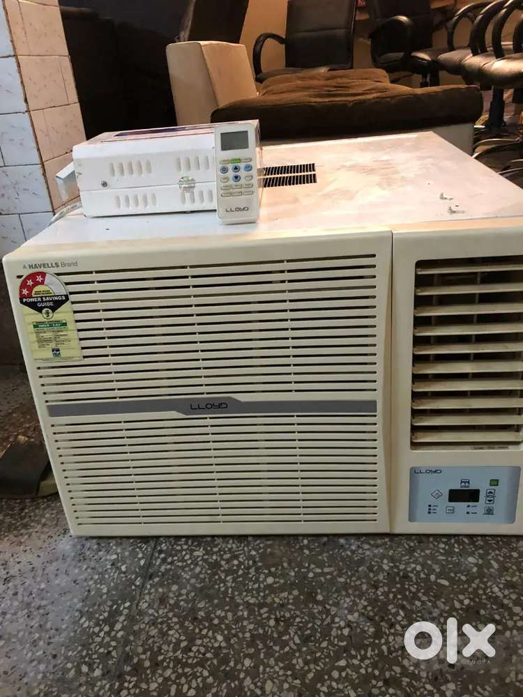 Havells lyod window AC only 1 year old in almost new condition