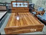 Affordable particle wood bed's are often priced lower than solid wood
