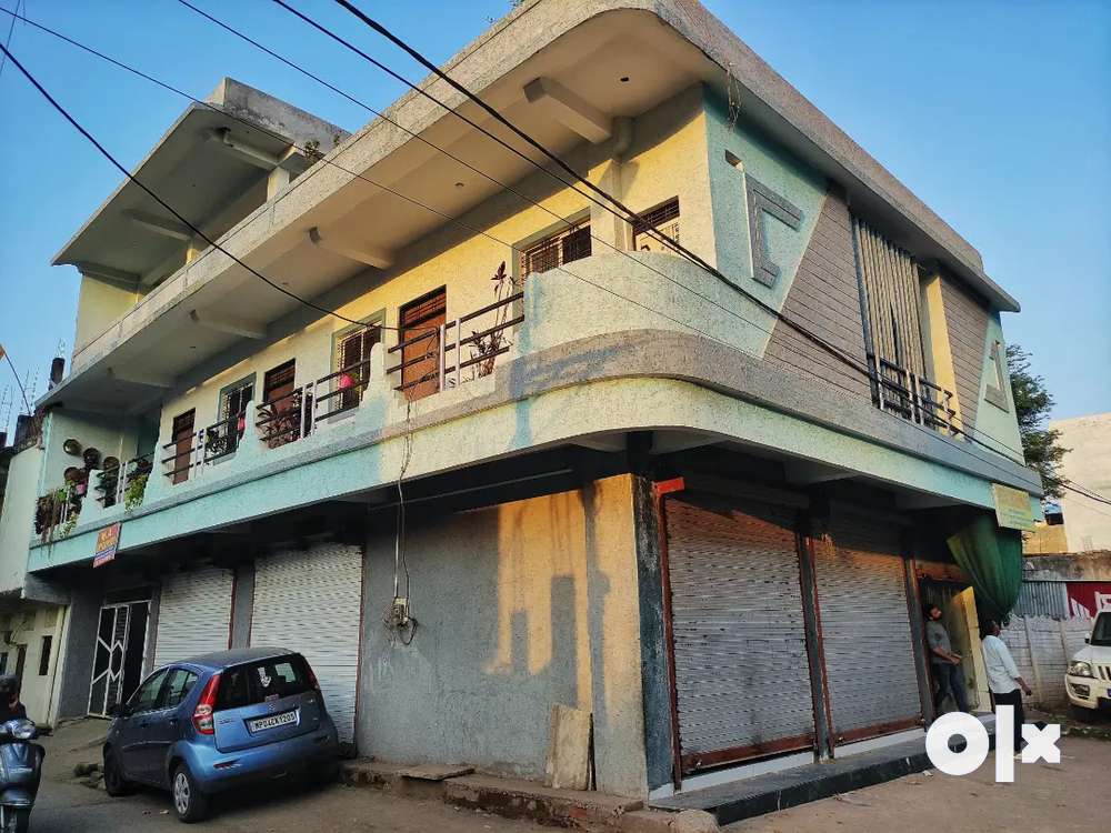 Commercial+Corner house for sell. Having 5 shops along with parking