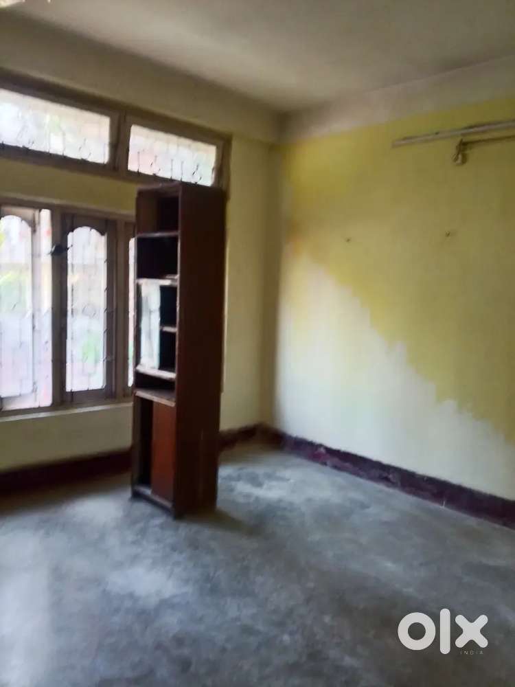No owner, Independent 2bhk Rcc Part with Running Water,Rent 12,500/-