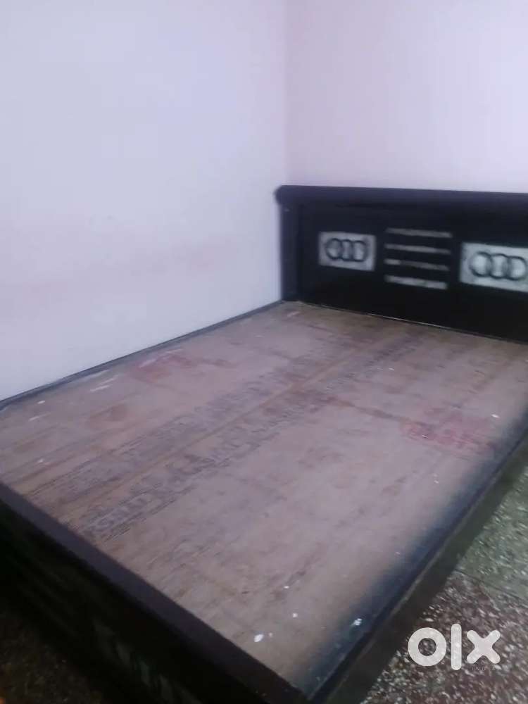 Cot 5×6  good condition