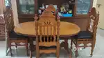 4 seater dinning table available
