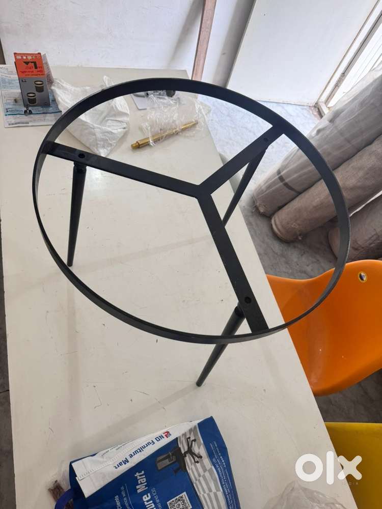 Center table Solid metal frame