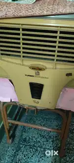 Cooler with stand