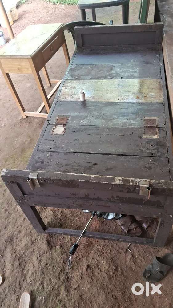 Wooden cot 4 6