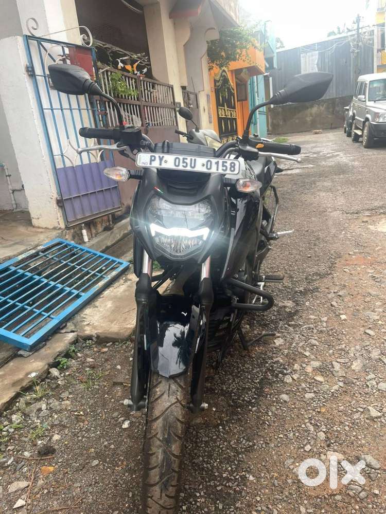 TVS Apache RTR 160 4V (Black Edition)