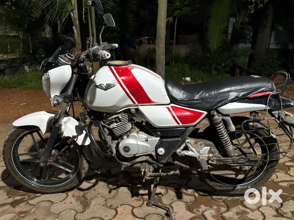 Bajaj V15.