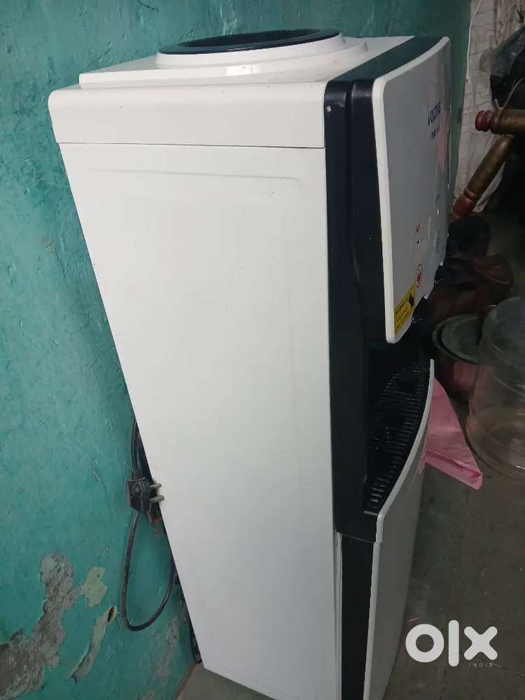 Water dispenser.with bill