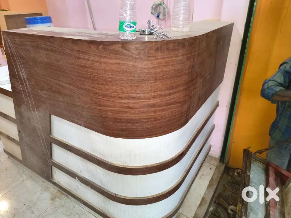COUNTER Table for sale need money urgently