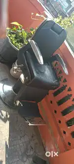 Salon chair