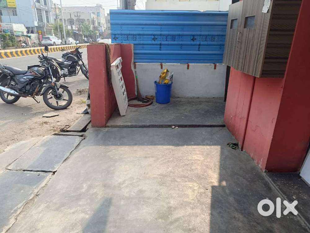 Commercial small space available for tea shop,chicken pakodi,shawarma