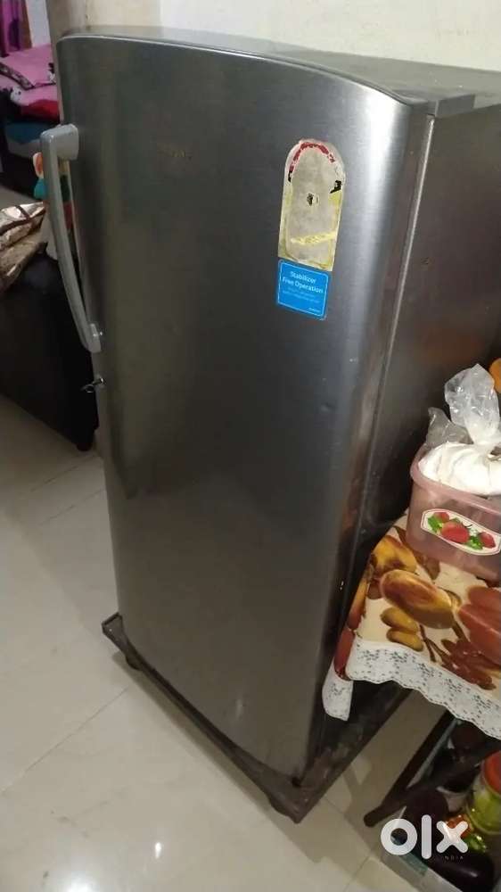 Samsung 7 years old fridge 193L