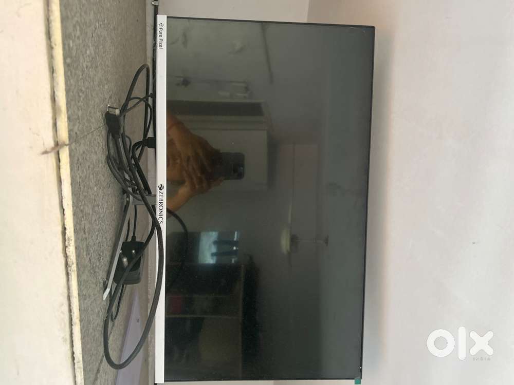 ZEBRONICS PA124 24 LED Monitor, 75Hz Refresh Rate, HDMI, VGA, FHD 192