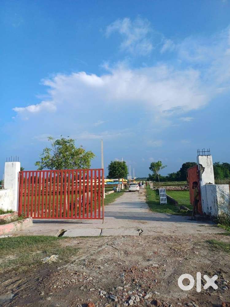 deva road aur kishan path ke bich ramswaroop university ke pichhe plot