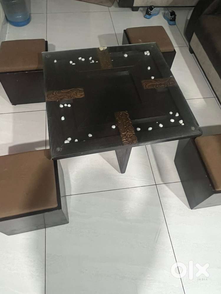 Elegant center table wiith 4 seaters with storage