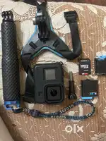 Go pro Hero 8 with 2 battry and 64GB memory card