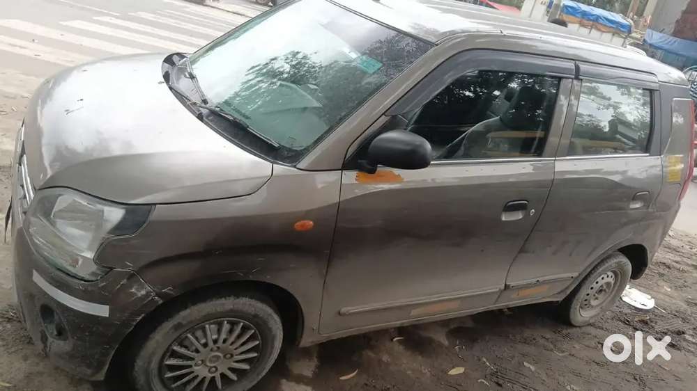 ड्राइवर चाहिए ओला उबर के लिए 50%50 पे चलानी हे