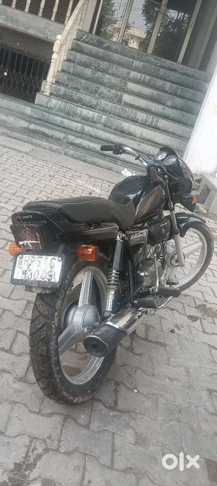 Urgent sell splendor bike he mote tyre he or alloy wheels bhi he