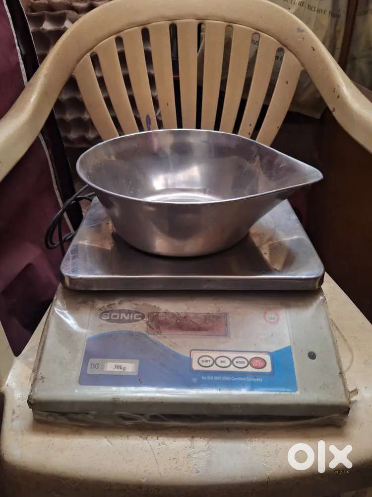 Sonic brand digital weighing scale with a stainless steel bowl