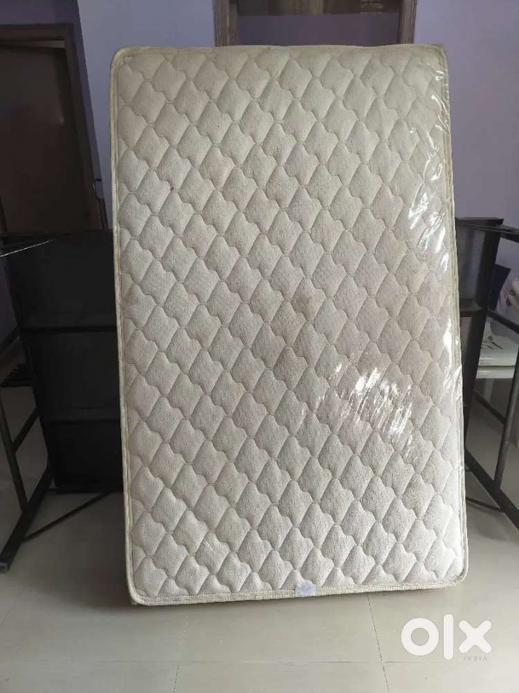 Steel cots with PEPS mattresses are on sale
