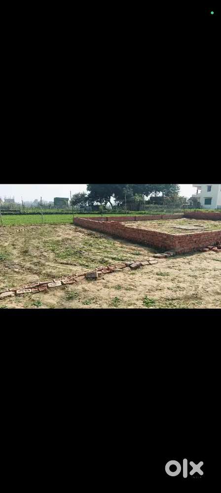 Tikari me bahut sundar plot hai 1020 s.f  hai frant 28 hai rod 18 fit