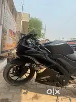 R15 v3 black colour