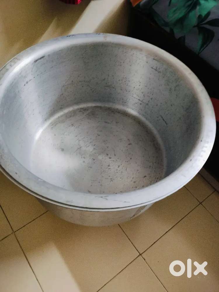Big cooking vessels