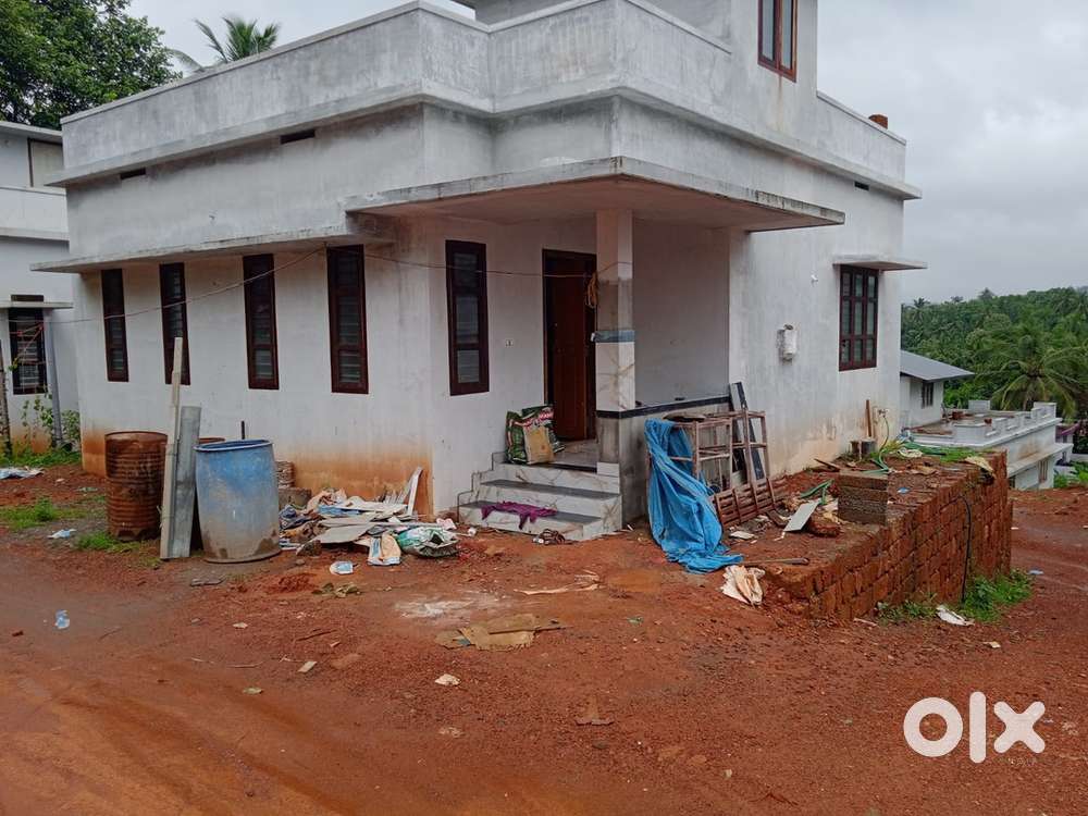 Peruvayal 4 Cent 2 Bed New House