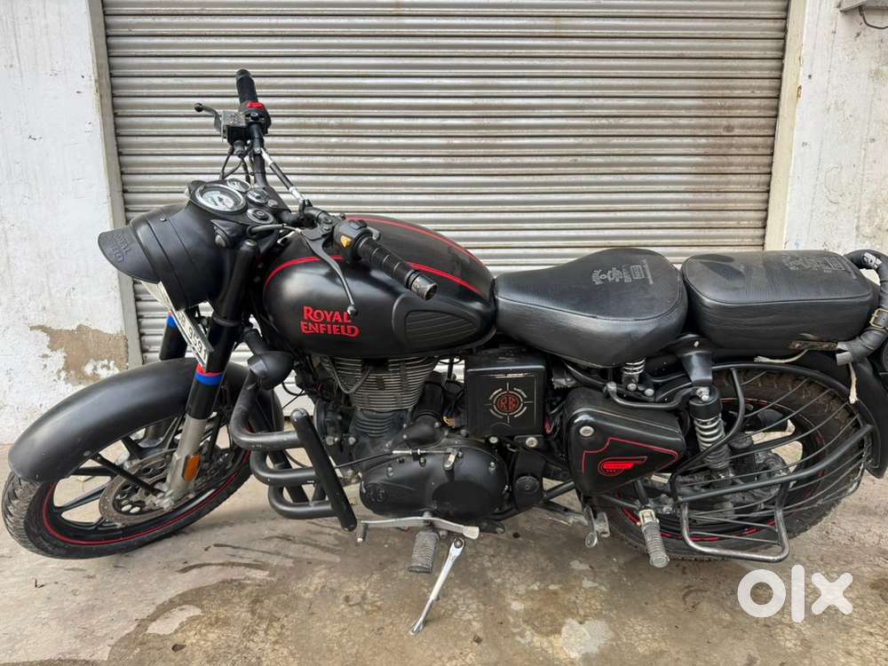 Royal Enfield Classic 350 Cc Top model stealth black , well maintained