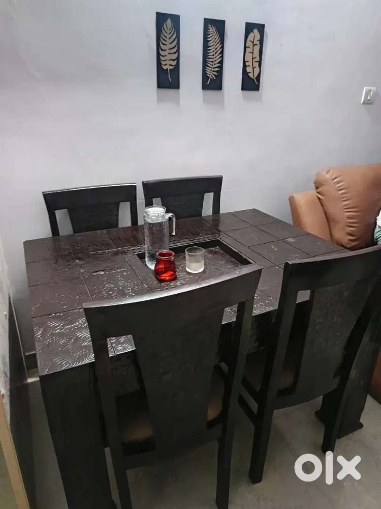 4 seater Dining Table beautiful and elegant
