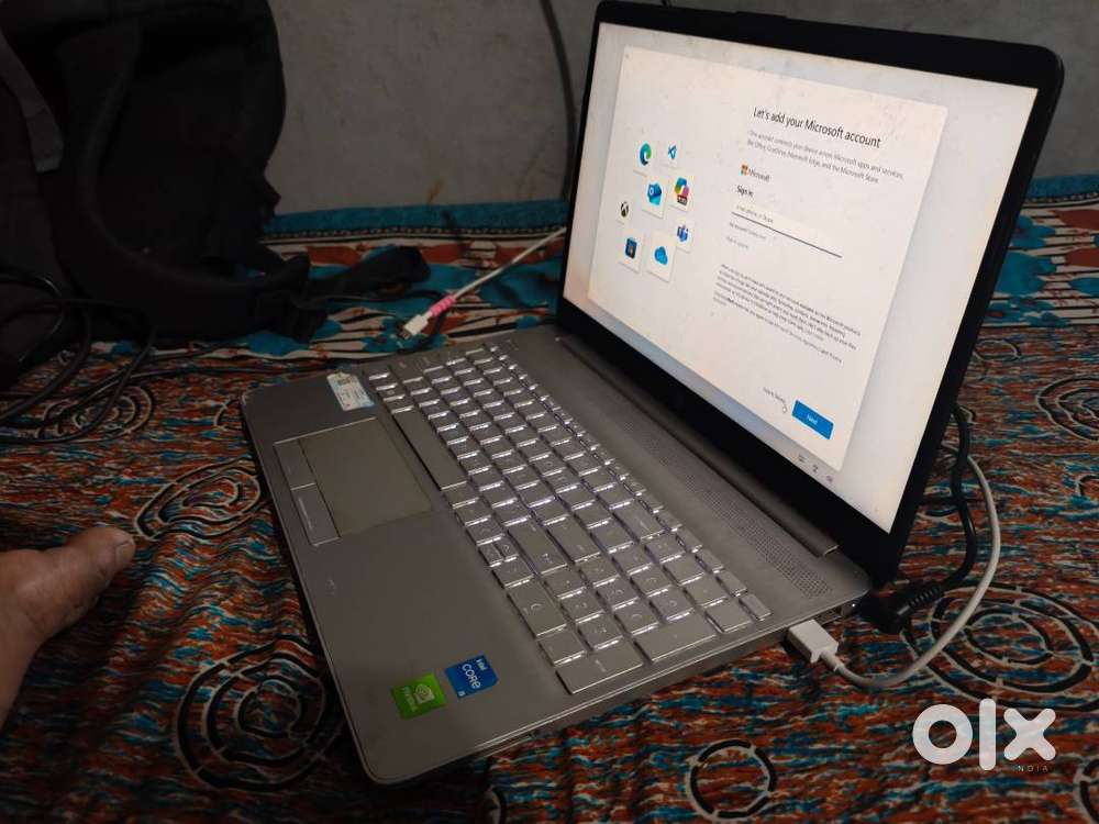 Hp 15 series 8gb ram, 512gb SSD, 11th gen i5, 2gb intel graphic card