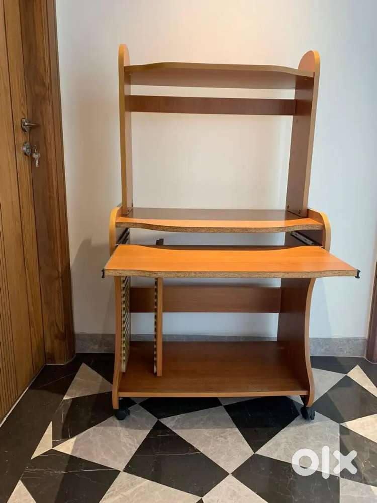 Study desk / computer table