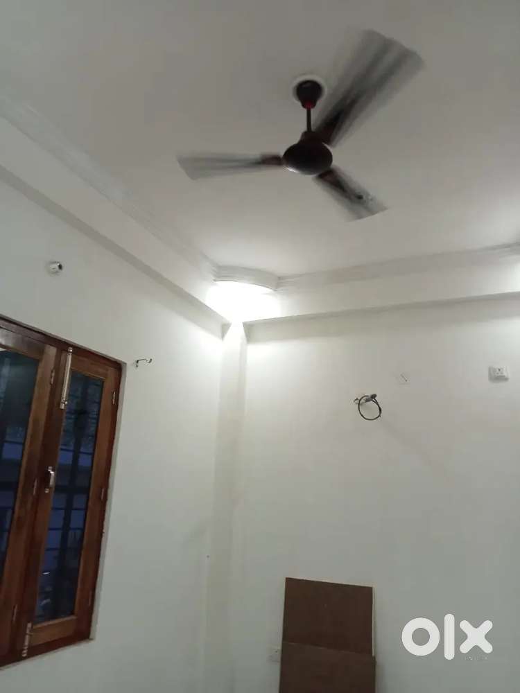 independent newly 2 Room set available near Barra 2 yadav market