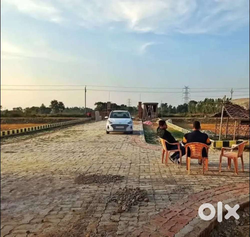 Plot  Near by khurdahi market