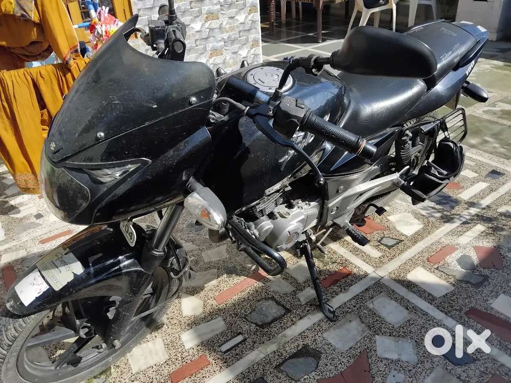 Black pulsar 180 cc