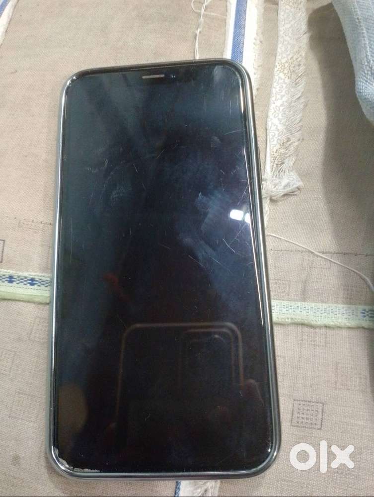 I phone xs grey colour face lock work