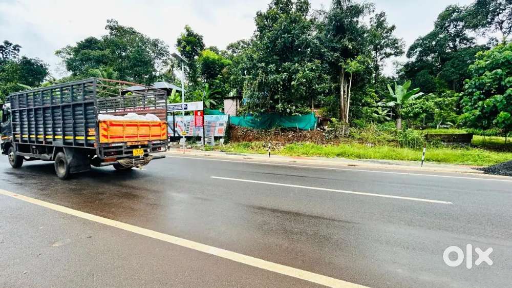 ഏറ്റുമാനൂർ  M C റോഡ് frendagil 15 സെന്റ് സ്ഥലം വില്പനക്ക്