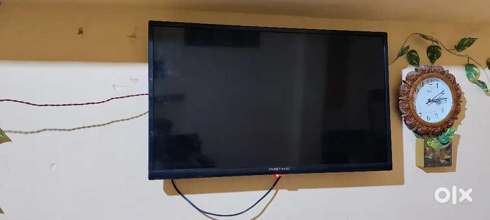 AMSTRAD smart TV 32 inch