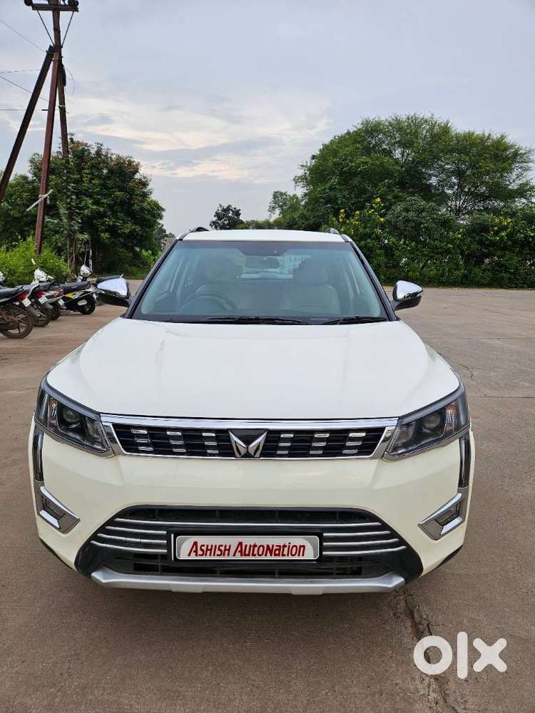 Mahindra XUV300 W8 Diesel, 2023, Diesel