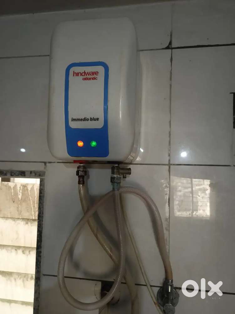 Hindware - 3 L Instant Water Geyser  (White & Blue)