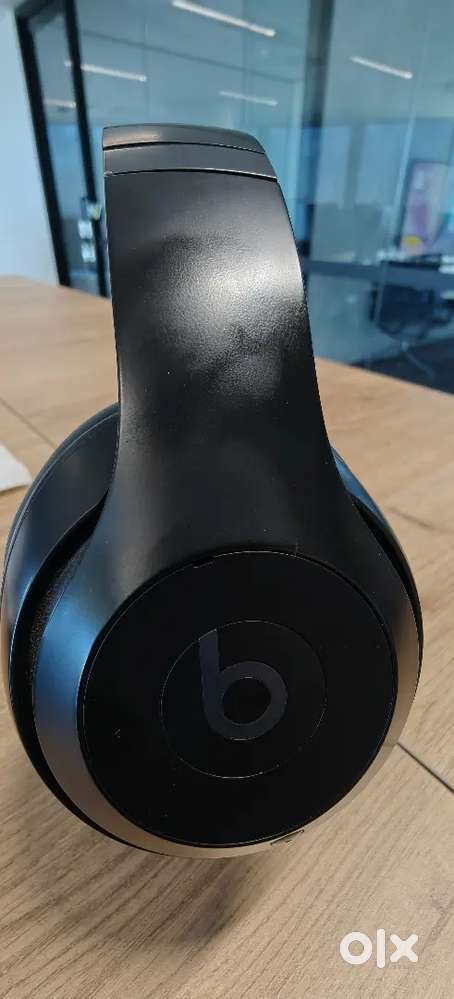 Apple Beats Studio Pro