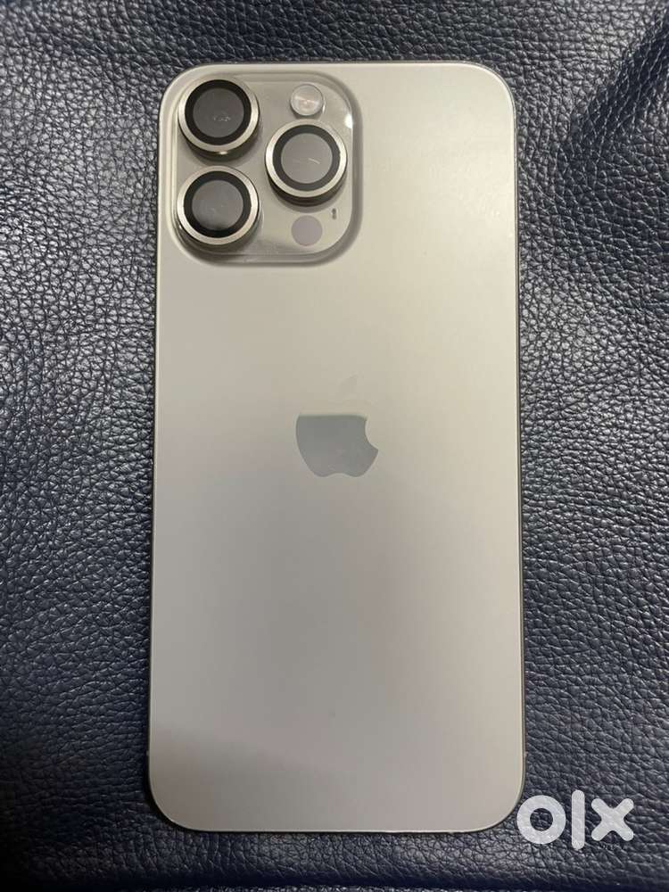 15 PRO MAX- Natural titanium- 256 gb- 100% condition