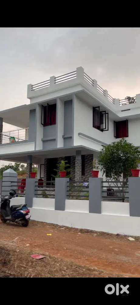 5.3 cent 2070 sq house